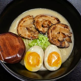 R1 Tonkotsu Ramen